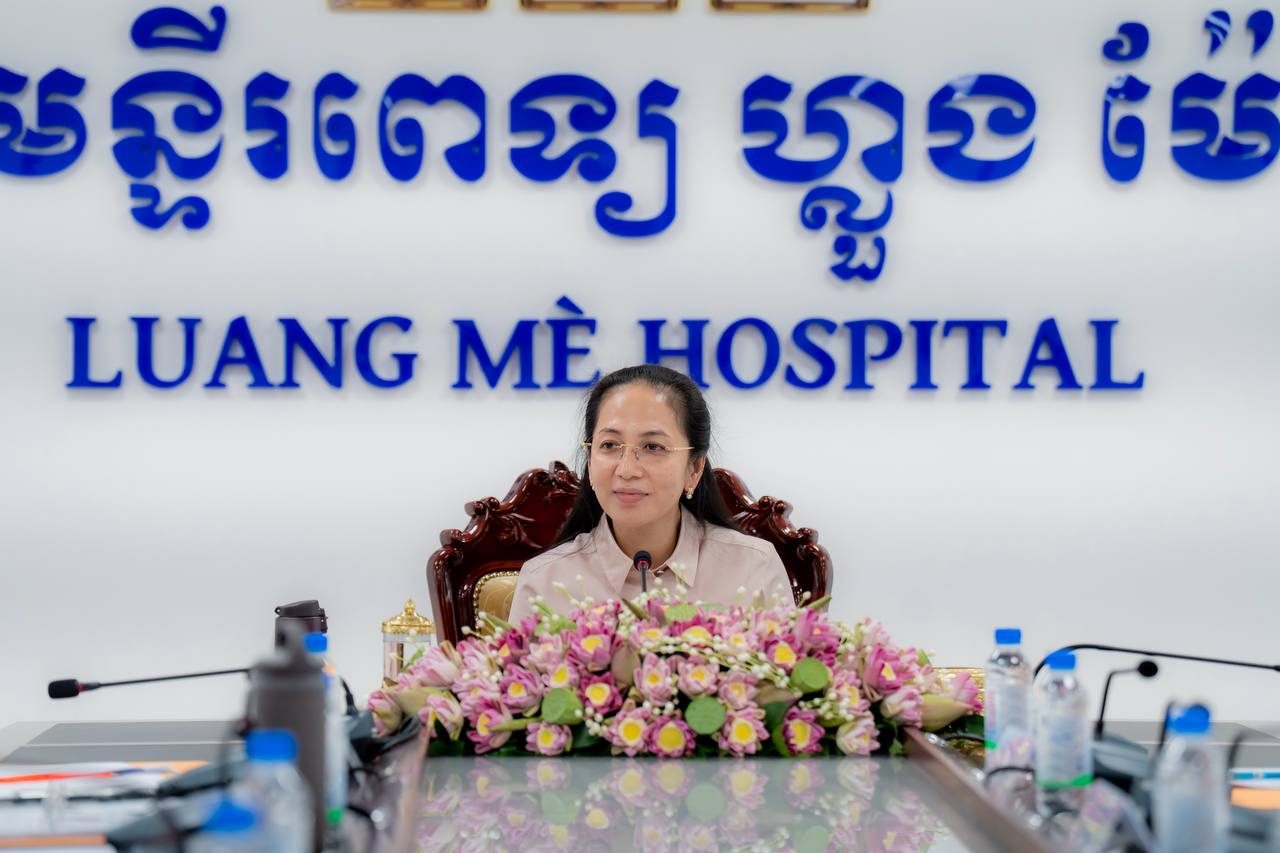 ពិធីប្រគល់ និងទទួលដីទំហំ ៧ ១៧៦ម៉ែត្រការ៉េ របស់អង្គការនគរទេពជូនដល់មន្ទីរពេទ្យ ហ្លួង ម៉ែ