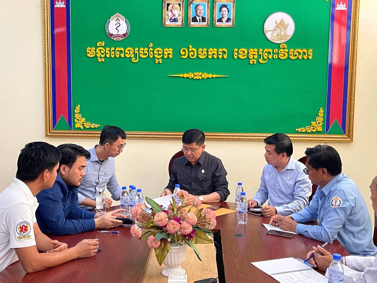 ការចុះពិនិត្យការបម្រើសេវាសុខាភិបាល នៅតាមមន្ទីរពេទ្យបង្អែកខេត្ត ស្រុក និងមណ្ឌលសុវត្ថិភាពជនភៀសសឹក ក្នុងខេត្តព្រះវិហារ