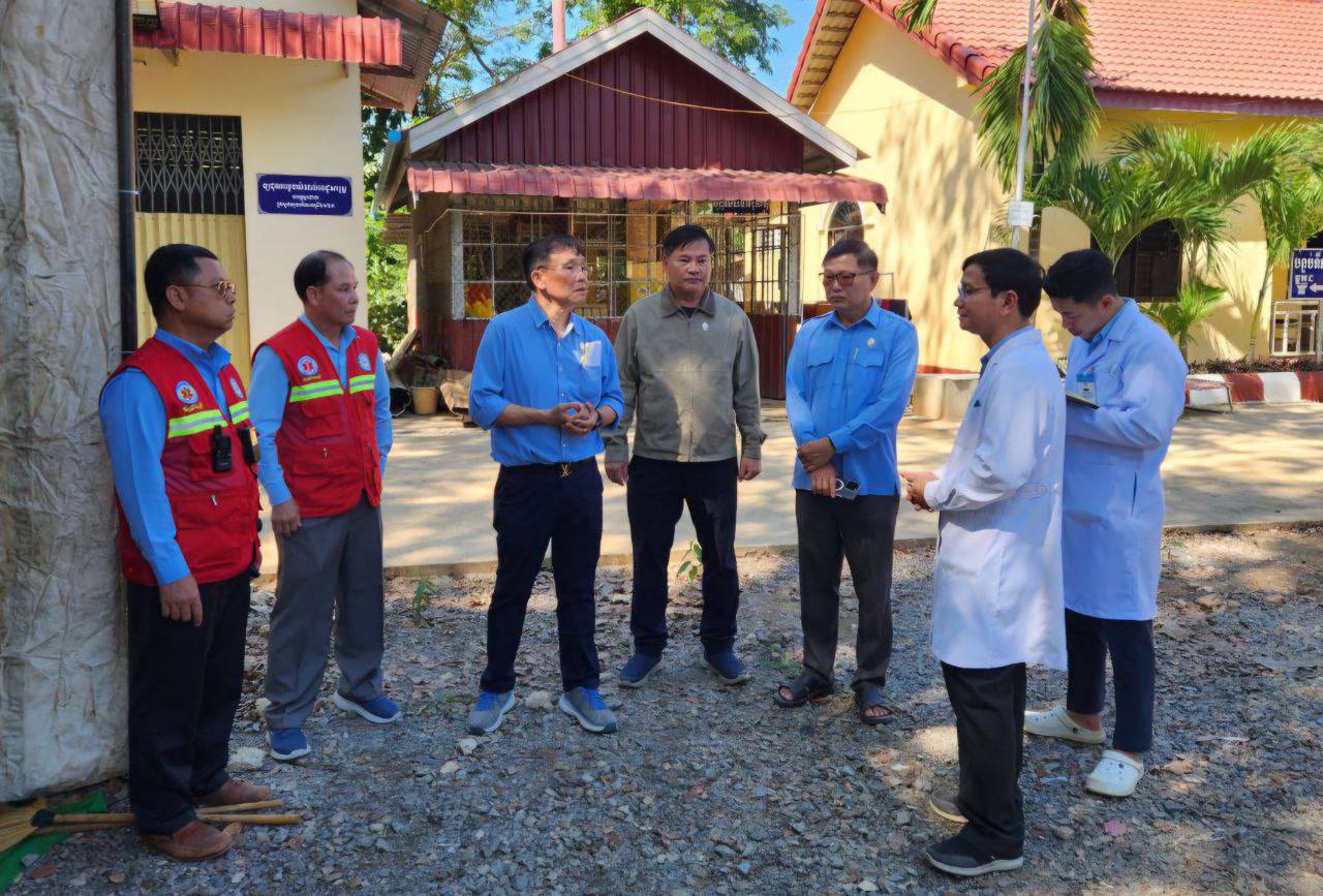 ការចុះពិនិត្យ និងគាំទ្រ ការបម្រើសេវាសុខាភិបាលនៅតាមមូលដ្ឋានសុខាភិបាល និងមណ្ឌលសុវត្ថិភាព ក្នុងខេត្តបាត់ដំបង និងកោះកុង