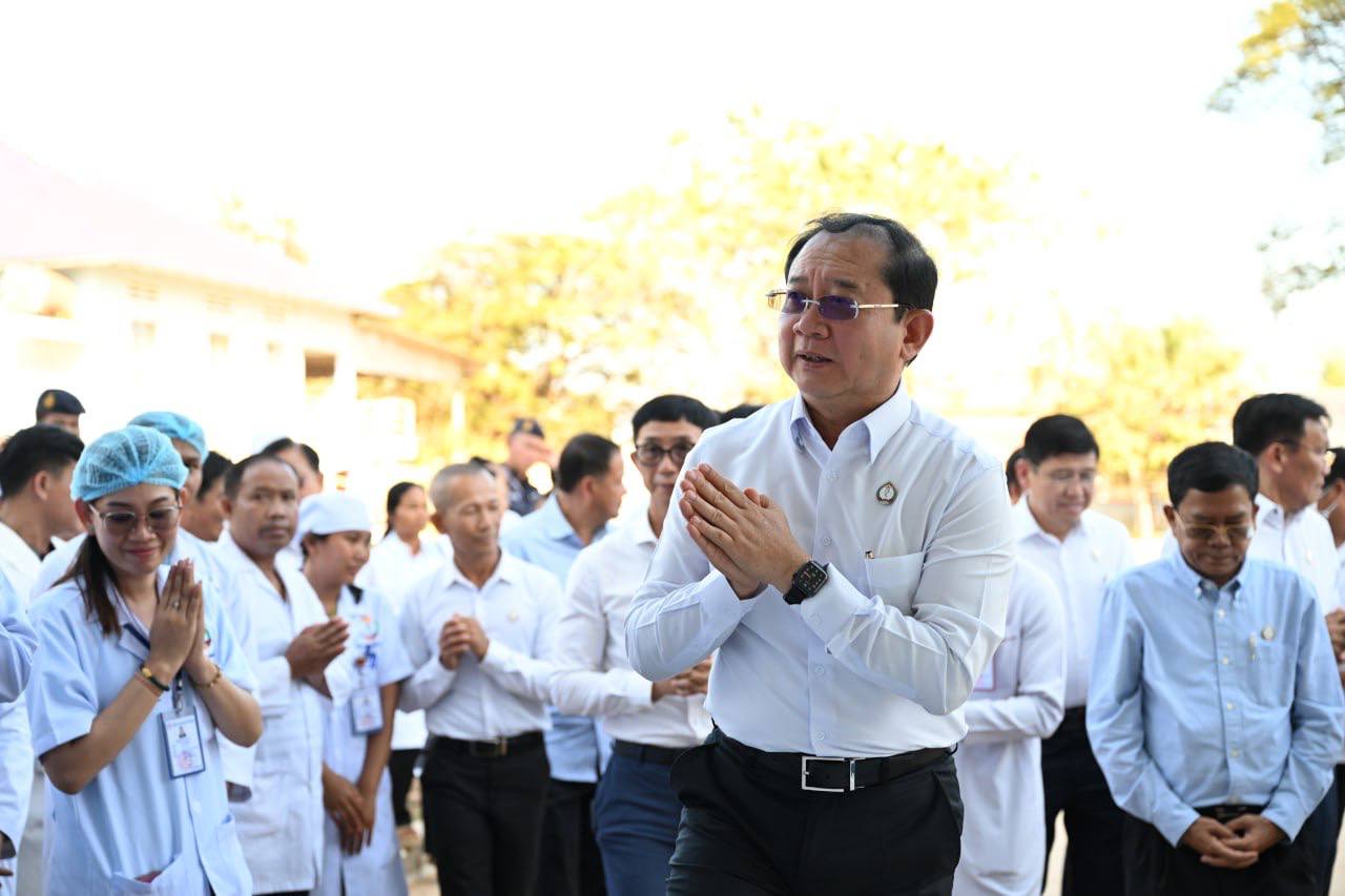 រដ្ឋមន្រ្តីសុខាភិបាល និងថ្នាក់ដឹកនាំក្រសួងសុខាភិបាល បន្តចុះសួរសុខទុក្ខវីរកងទ័ព វីរនគរបាល ដែលកំពុងទទួលបានការថែទាំ ព្យាបាលក្នុងមណ្ឌលសុខភាព គូលែន