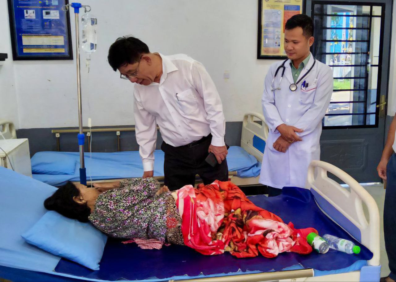 សកម្មភាពចុះពិនិត្យ និងគាំទ្រការបម្រើសេវាសុខាភិបាល នៅតាមមន្ទីរពេទ្យបង្អែកខេត្ត ស្រុក និងមណ្ឌលសុវត្ថិភាព ក្នុងខេត្តបន្ទាយមានជ័យ  និងខេត្តឧត្តរមានជ័យ