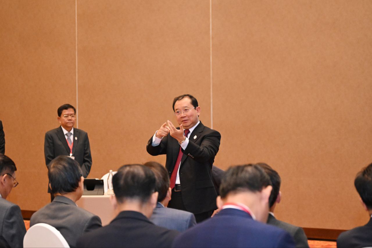 សកម្មភាពកិច្ចពិភាក្សាទាំង៥​ ក្រុម​ ដើម្បីរួមគ្នាក្នុងការបន្តខិតខំ កែលម្អប្រព័ន្ធសុខាភិបាលកម្ពុជា ឱ្យកាន់តែប្រសើរ សម្រាប់ឆ្នាំ២០២៦ និងឆ្នាំបន្តបន្ទាប់។