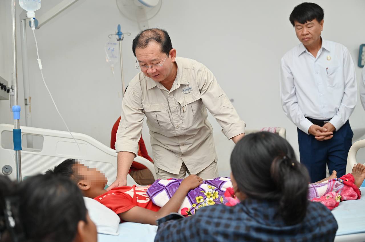 រដ្ឋមន្រ្តីសុខាភិបាល៖ «ខ្ញុំមានបំណងឱ្យប្រជាពលរដ្ឋ ជាពិសេសកុមារ ទារកទាំងអស់ ទទួលបានសេវាថែទាំសុខភាពល្អប្រសើរ ដូចៗគ្នា» ក្នុងឱកាសចុះពិនិត្យខេត្តជាប់ព្រំដែន