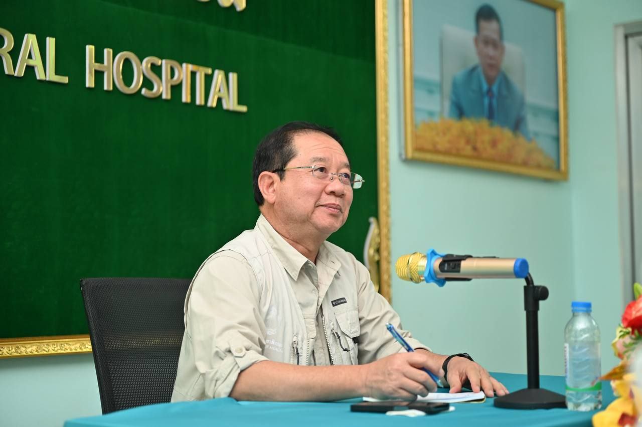 រដ្ឋមន្រ្តីសុខាភិបាល៖ «គ្រប់សកម្មភាពវិជ្ជមាន របស់បងប្អូន គឺជាការការពារសង្រ្គោះជីវិត ដែលមើលឃើញដោយជាតិកម្ពុជា» ក្នុងឱកាសចុះពិនិត្យនៅមន្ទីរពេទ្យបង្អែកប៉ោយប៉ែត