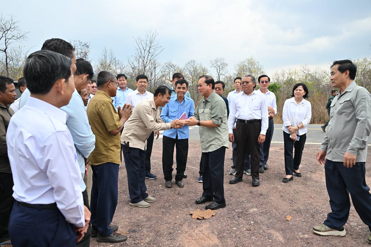 រដ្ឋមន្រ្តីសុខាភិបាល គូសរំលេច «មណ្ឌលសុខភាព ពិតជាដើរតួនាទីយ៉ាងសំខាន់ ក្នុងការលើកកម្ពស់សុខុមាលភាពប្រជាពលរដ្ឋយើង ត្បិតនៅកៀកជិតបំផុតជាមួយគាត់» នាឱកាសចុះពិនិត្យមណ្ឌលសុខភាព ឧស្យានសំកុះសែនជ័យ