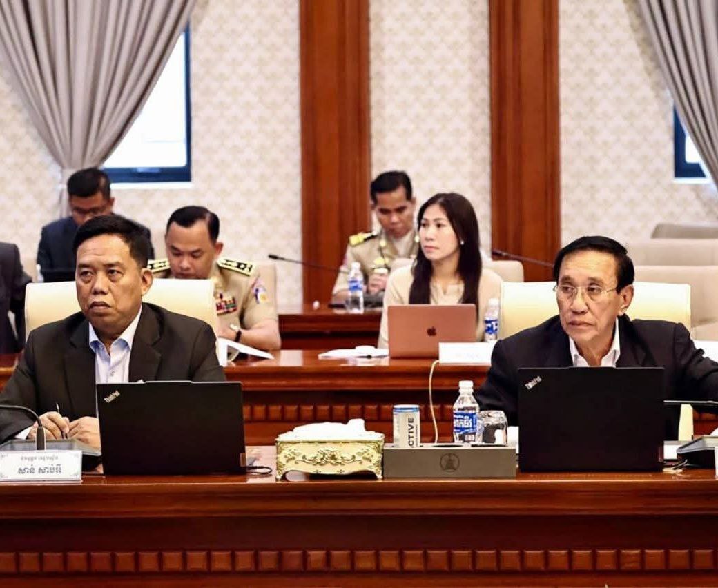 កិច្ចប្រជុំឆ្លងសេចក្តីព្រាងច្បាប់ស្តីពីចរាចរណ៍ផ្លូវគោកថ្មី