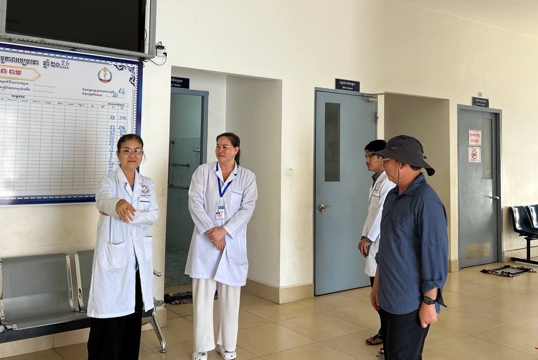 « រដ្ឋមន្ត្រីសុខាភិបាល ចុះពិនិត្យមណ្ឌលសុខភាព ដោយមិនបង្ហាញអត្តសញ្ញាណ ដើម្បីសង្កេតគុណភាពសេវាឲ្យជិតផ្ទាល់នឹងអ្នកជំងឺ »