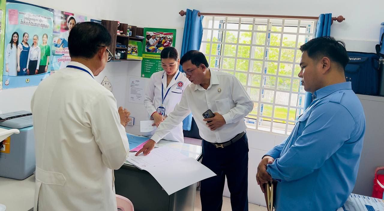 ការចុះពិនិត្យស្ថានភាព គាំទ្រ និងពង្រឹងមណ្ឌលសុខភាព ក្នុងការបម្រើសេវាថែទាំ និងព្យាបាល នៅមណ្ឌលសុខភាព ចំនួន៥ ក្នុងខេត្តព្រះសីហនុ