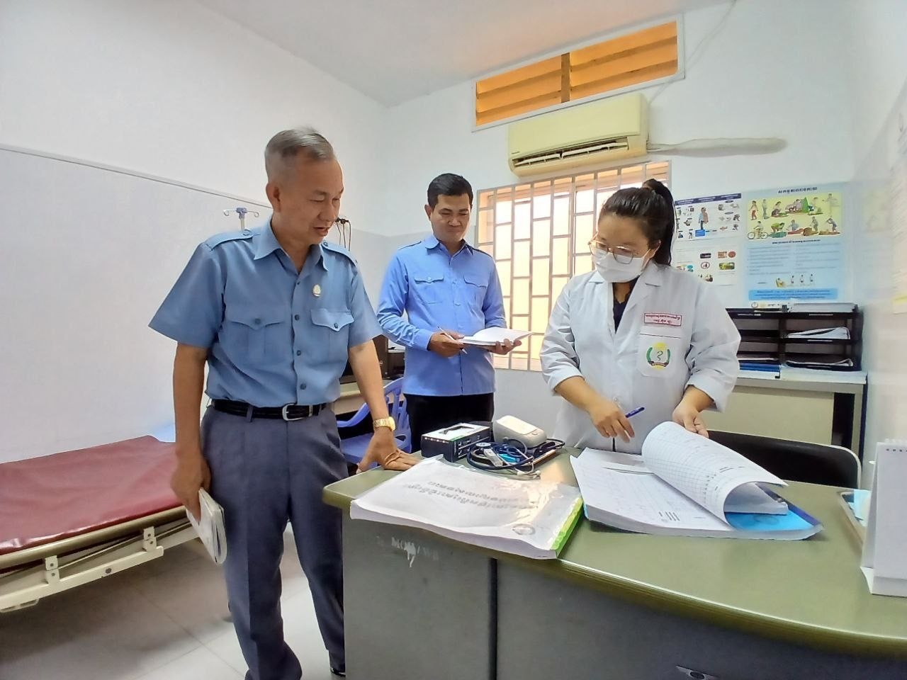 ការចុះពិនិត្យ និងគាំទ្រមណ្ឌលសុខភាពចំនួន៨ និងប៉ុស្តិ៍សុខភាព១ (ជុំទី៣) នៅក្នុងមន្ទីរសុខាភិបាលនៃរដ្ឋបាលរាជធានីភ្នំពេញ