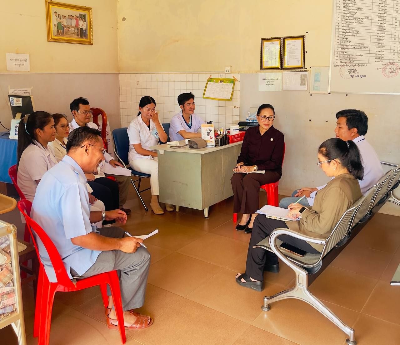 ការចុះពិនិត្យវឌ្ឍនភាព និងពង្រឹងគុណភាពនៃការបម្រើសេវាសុខាភិបាល នៅតាមមណ្ឌលសុខភាព ចំនួន៩ ក្នុងខេត្តសៀមរាប ជុំទី៣