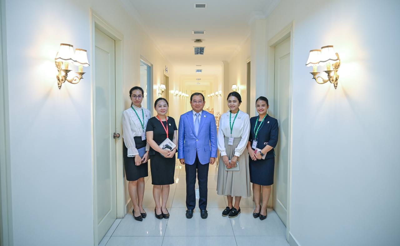 រដ្ឋមន្ត្រីសុខាភិបាល៖ «យើងត្រូវសហការគ្នា ចែករំលែកបទពិសោធន៍ ចំណេះដឹង និងសម្របខ្លួនទៅគ្រប់បរិបទដើរឆ្ពោះទៅមុខជាមួយគ្នា ដើម្បីជំរុញការរីកចម្រើន និងការបម្រើប្រជាពលរដ្ឋ។»