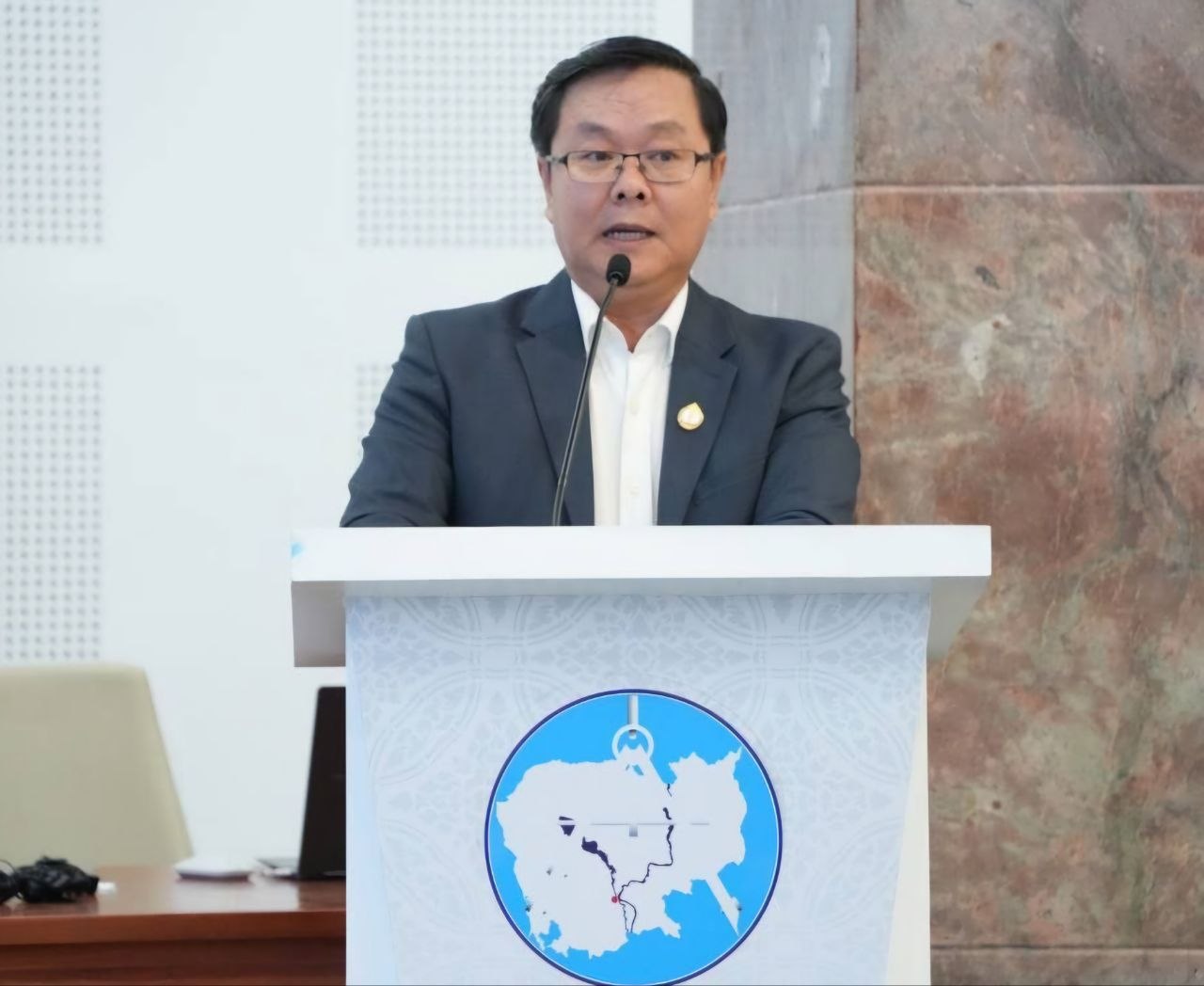 សិក្ខាសាលាពិគ្រោះយោបល់ ស្ដីពី "ការវាយតម្លៃផលប៉ះពាល់ផ្នែកសេដ្ឋកិច្ច ពាក់ព័ន្ធនឹងការប្រើប្រាស់សារធាតុអាសបេស្តុស"