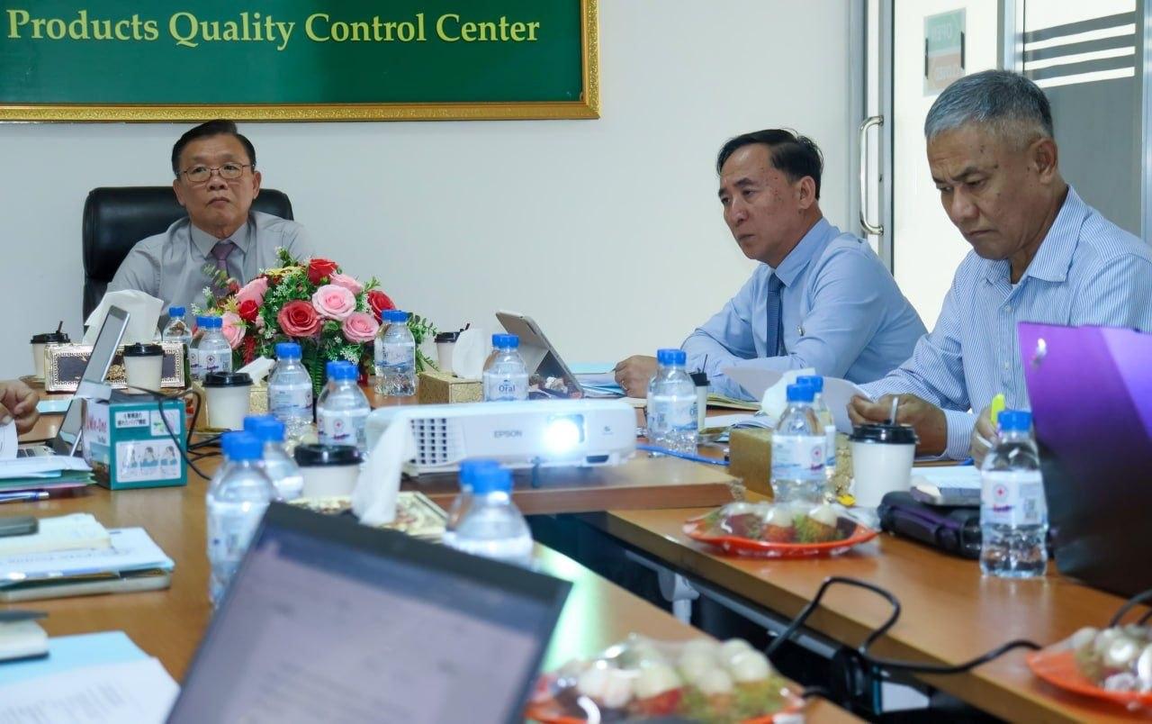 កិច្ចប្រជុំក្រុមប្រឹក្សាភិបាល វិសាមញ្ញអាណត្តិទី២ លើកទី៣ នៃមជ្ឈមណ្ឌលជាតិពិសោធន៍សុខាភិបាល។