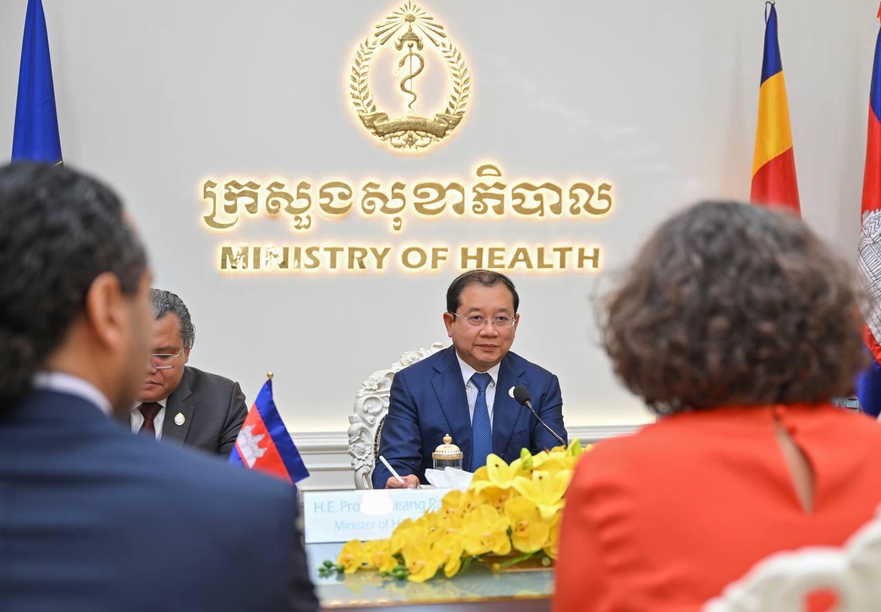 « រួមគ្នាជំរុញភាពជាដៃគូទៅជាសកម្មភាពជាក់ស្តែង ដើម្បីសុខភាពកាន់តែប្រសើរ សមធម៌កាន់តែខ្ពស់ និងអនាគតមួយដែលពុំមាននរណាម្នាក់ត្រូវបានទុកចោលឡេីយ។ »
