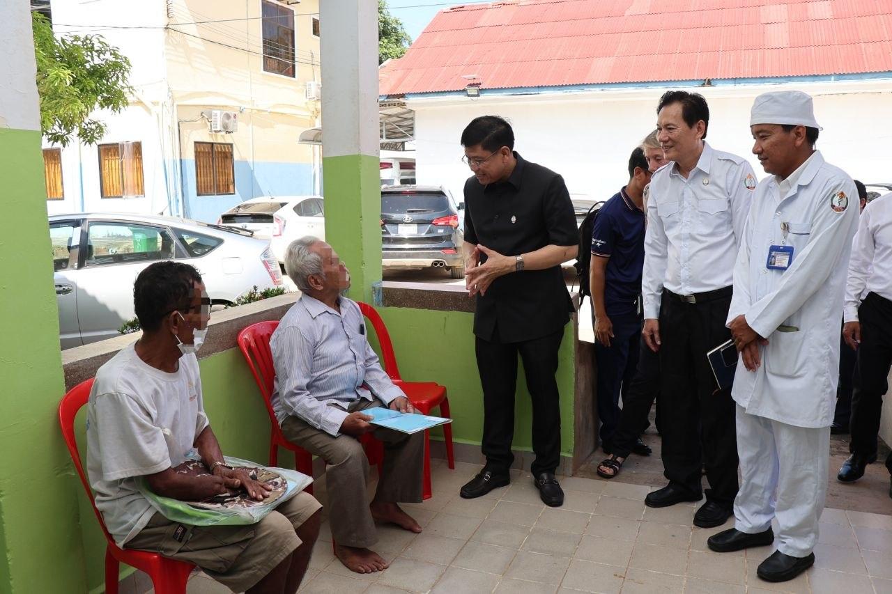 ពិធីប្រគល់-ទទួលឧបករណ៍បរិក្ខារ សម្រាប់ដំណើរការផ្នែកព្យាបាលដោយចលនា នៅមន្ទីរពេទ្យបង្អែកខេត្តក្រចេះ ក្រោមកម្មវិធីសហប្រតិបត្តិការអូស្រ្តាលី-កម្ពុជា ដើម្បីការផ្តល់សេវាប្រកបដោយនិរន្តរភាព និងសមធម៌-ដំណាក់កាលទី២ (ACCESS 2)