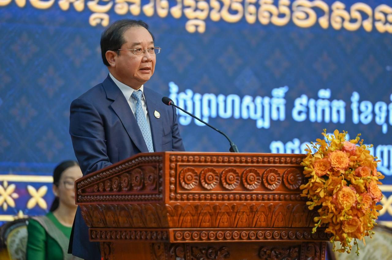 ឯកឧត្តមសាស្ត្រាចារ្យ ឈាង រ៉ា រដ្ឋមន្រ្តីក្រសួងសុខាភិបាល បានអញ្ជើញចូលរួមក្នុងសិក្ខាសាលាចែករំលែកបទពិសោធនៃការចូលរួមរបស់អាជ្ញាធរមូលដ្ឋានក្នុងការកសាងអង្គភាពផ្តល់សេវាសាធារណៈគំរូ ក្នុងវិស័យអប់រំនិងវិស័យសុខាភិបាល។