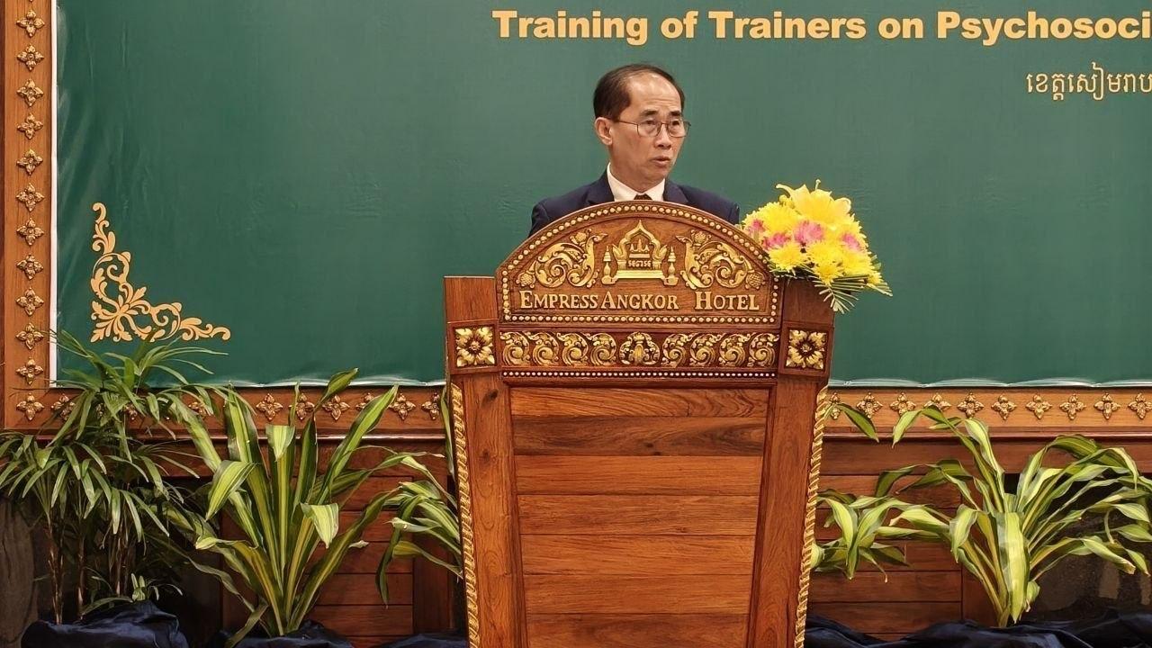 ពិធីបិទ វគ្គបណ្តុះបណ្តាលគ្រូបង្គោលថ្នាក់ខេត្ត ស្តីពីការគាំទ្រចិត្តសង្គម ដល់មន្ត្រីសុខាភិបាលខេត្តបន្ទាយមានជ័យ និងខេត្តបាត់ដំបង។