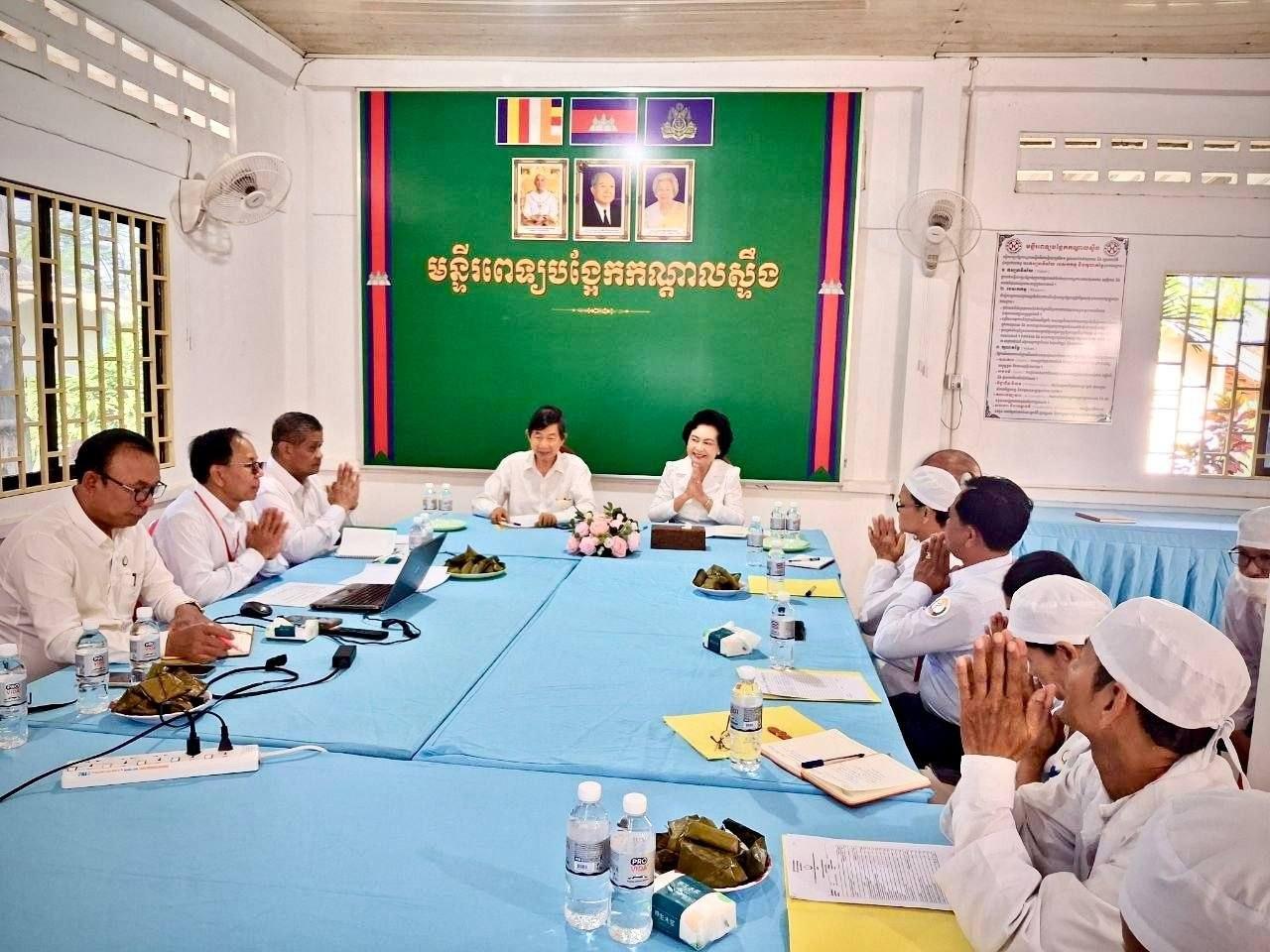 ការចុះពិនិត្យវឌ្ឍនភាពការងារ និងពង្រឹងគុណភាព នៃការបម្រើសេវាសុខាភិបាល នៅមន្ទីរពេទ្យបង្អែកខេត្តកណ្ដាល។