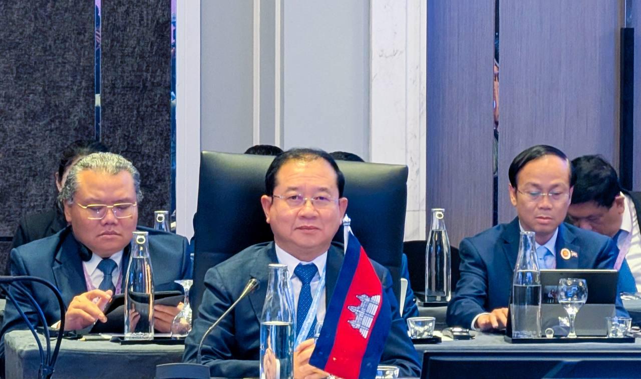 រដ្ឋមន្រ្តីសុខាភិបាល៖ «អាយុវែងដោយសេចក្តីថ្លៃថ្នូរ៖ ជំរុញការចាស់ជរាប្រកបដោយសុខភាព និងការគ្របដណ្តប់សុខភាពជាសកលប្រកបដោយចីរភាពក្នុងអាស៊ាន និងជប៉ុន»